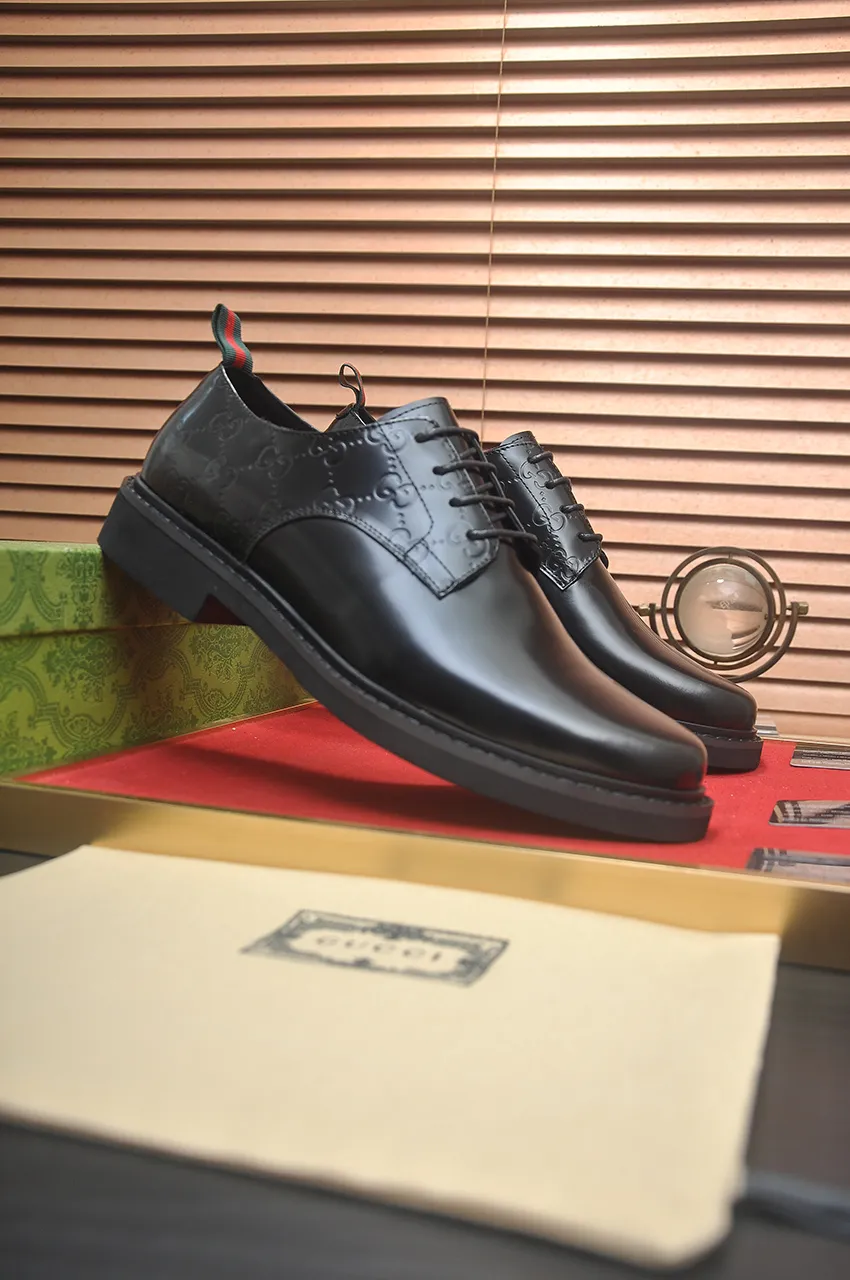 Men's shoes💰540💶Italy's top luxury men's shoe giant (GUCCI) (Gucci) (full cowhide lining) new arrival🍃Original European style🔰 Pleasant to the eye😍In order to make the shoes more durable and non-deformable🌀The production continues to follow traditional methods but there is still no lack of innovation💪Choose original sheepskin for the leather♻️ Smooth and natural And extra bright ⭐Made of imported cowhide, the first choice of rich people 38-45 (45 customized)